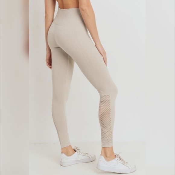 Ribbed and Perforated Seamless Highwaist Leggings - Picture 2 of 7